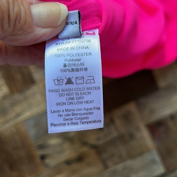 Pants Store Hot Pink Sleeveless Top - Picture 7 of 9